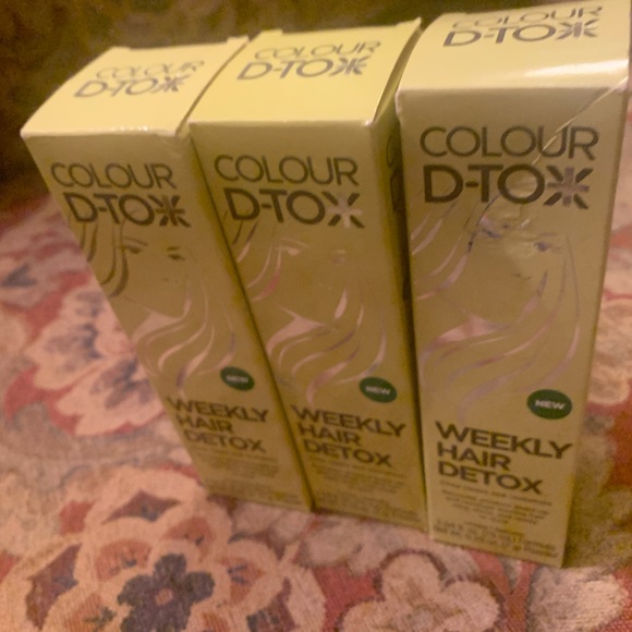 5 for $25- 3 boxes of “Weekly Hair Detox” Colour by D-Tox - Picture 5 of 7